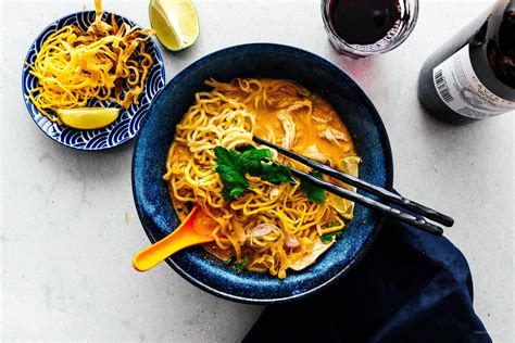  Khao Soi! Kirpeä ja Kermainen Thai-Curry Ei Jätä Kenenkään Välttämättä Mitään Toivomista